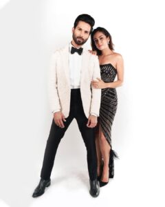 Mira Rajput Instagram - Looking at my 👑 @shahidkapoor @spacemuffin27 @savleenmanchanda @sunny_hairr @_psudo_ Outfit - Custom @falgunishanepeacockindia Earrings - @dolsunjewelsofficial Ring - @kaj.finejewellery Heels - @louboutinworld