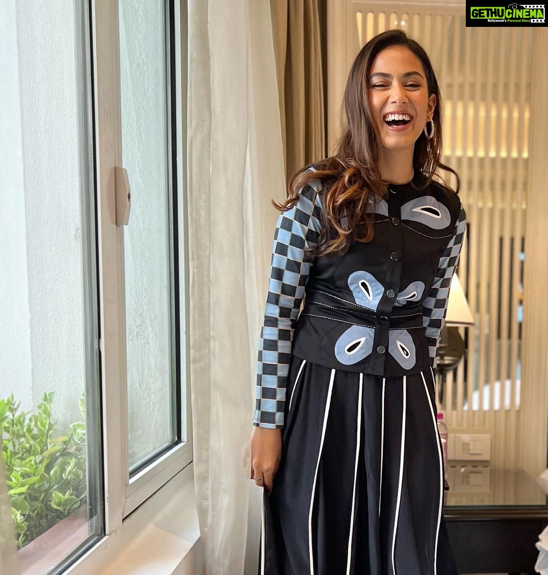 Mira Rajput Instagram - Swipe to get real ➡️
