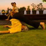 Mira Rajput Instagram - Mom showing us how it’s done.. 🙌🏻 “Oh that? I can do it like that!” @rajput_bela Fit & fabulous my gorgeous Mumma #smoothlikebutter #originalyogi #fitastic