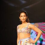 Mira Rajput Instagram - Sashaying down the ramp in my gorgeous @aisharaoofficial lehenga! Loved the entire DIVERGENCE collection. @lakmefashionwk @fdciofficial #collab Makeup and Hair: @danielcbauer Stylist: @gopalikavirmani Jewellery: @renuoberoiluxuryjewellery
