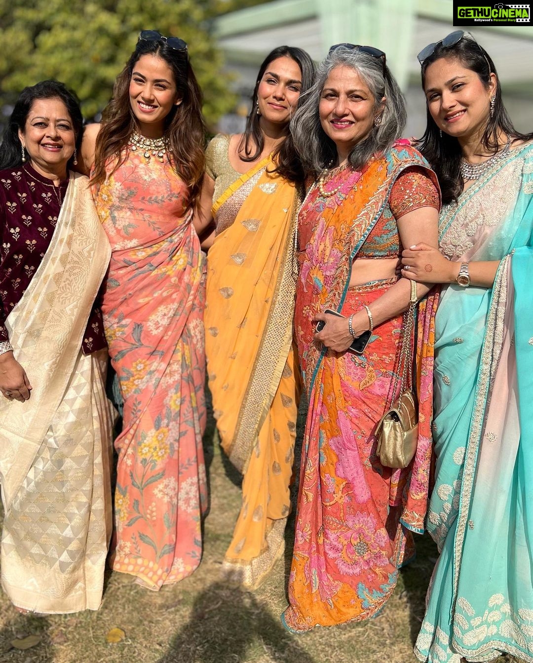 Mira Rajput Instagram - The journey from girl to woman is defined by the women that hold you up and the men that stand by your side. Happy Women’s Day to everyone, because Women make the world work!❤️💪🏻 #happywomensday