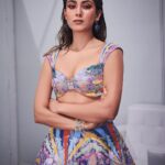 Mira Rajput Instagram - Rooted & traditional but with a splash of fun is true millennial style brought to life beautifully by Aisha Rao in her exquisite collection - DIVERGENCE. @aisharaoofficial @lakmefashionwk @fdciofficial #collab Makeup and Hair: @danielcbauer Stylist: @gopalikavirmani Jewellery: @renuoberoiluxuryjewellery Photography: @vishal.chabbra