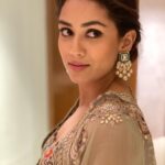 Mira Rajput Instagram – Putting your hair up > Letting your hair down #swipeseries