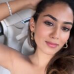 Mira Rajput Instagram – Was FaceTiming the husband and realised the light was nice.
 “Ok gotta go bye” 💋