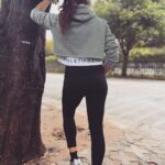 Mira Rajput Instagram – It’s what’s on the inside #determinedAF with @athletifreak 
Freakish passion well-being and being well; the journey starts inside-out.
Get moving, re-fuel and #nevermissamonday 

P.S I can live in these hoodies; burpees to bed.