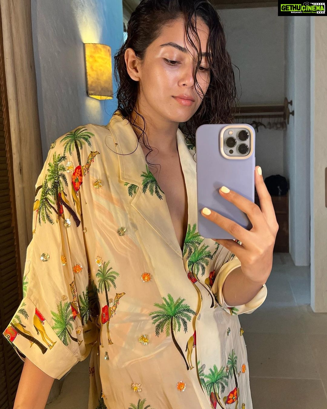 Mira Rajput Instagram - With a side of sunshine please ☀️