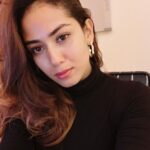 Mira Rajput Instagram - Turtleneck uniform
