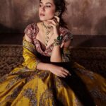 Mira Rajput Instagram - A polki for your thoughts? #jewelleryaddict