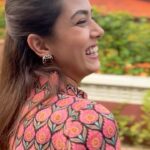 Mira Rajput Instagram - Wish you all a Happy Happy Diwali! 🪔 May we all find the Light within ❤️ . . . Everything is reworn and re-loved #justpullittogether #shoppingstall @neetikachopra.official @coralhazeofficial @karishma.joolry . . . . . . . . . #Diwali #loveandlight #festivevibes #festivities