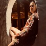 Mira Rajput Instagram - Seek the light 💫
