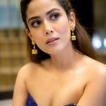 Mira Rajput Instagram – Nothing makes a girl happier than an evening full of enchanting sparkle ✨
Thank you @tanishqjewellery for spoiling me for choice at the launch of #StunningEveryEar collection. 

With over 1200 designs, Tanishq’s #StunningEveryEar is the ultimate ode to earrings! They have a pair for every mood, every occasion, and every personality. No matter which one you pick, they all leave you feeling so stunning ✨. 

Check it out on www.tanishq.co.in or visit your nearest store

.
.
.
.
#ad