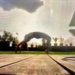 Mira Rajput Instagram - Finally pulled myself up into a Chakrasana after a wrist injury. What’s helped Is working through it with yoga, and allowing gently pressure in between stretches and extension drills. Clearly I love yoga and @sarvesh_shashi is the best teacher Our next workshop starts on the 30th of August! Join in to feel the magic. Click on the link in bio @sarvayogastudios