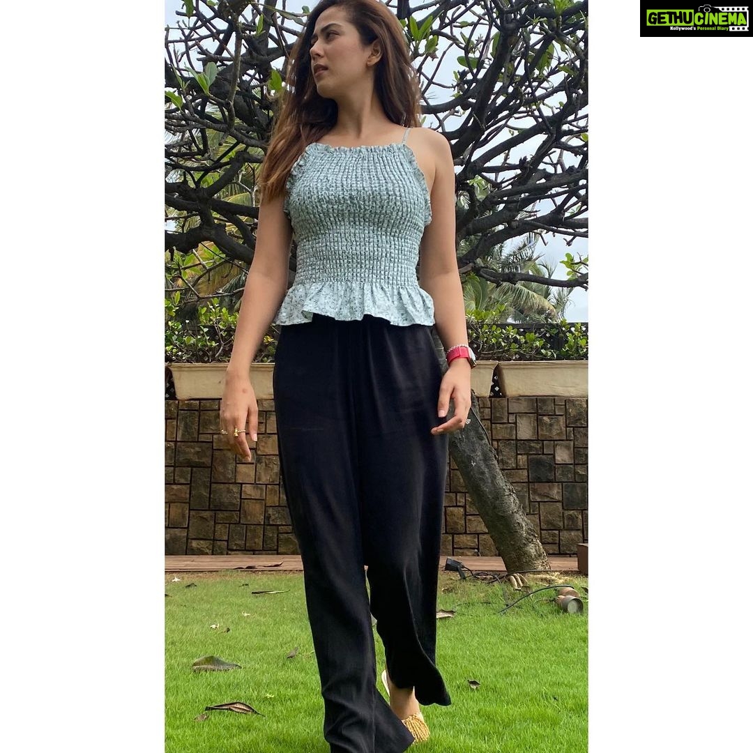 Mira Rajput Instagram - My bad habits lead to you