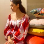 Mira Rajput Instagram - Jane Austen goes for a Holi Ball #friendsandfrivolity