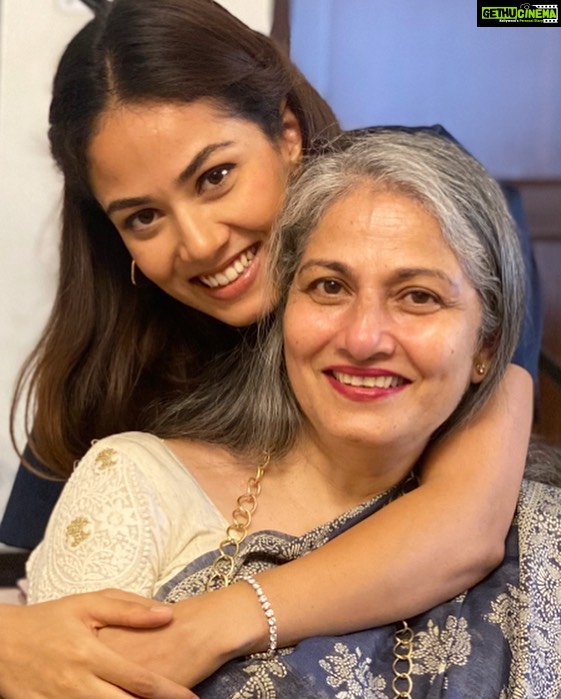 Mira Rajput Instagram - Mumma, you’re my everything. Nobody does it like you do and nobody can, like you do❤️ Graceful, selfless, generous, strong, beautiful and always smiling. Happy Birthday to the light of our lives, I love you 😍