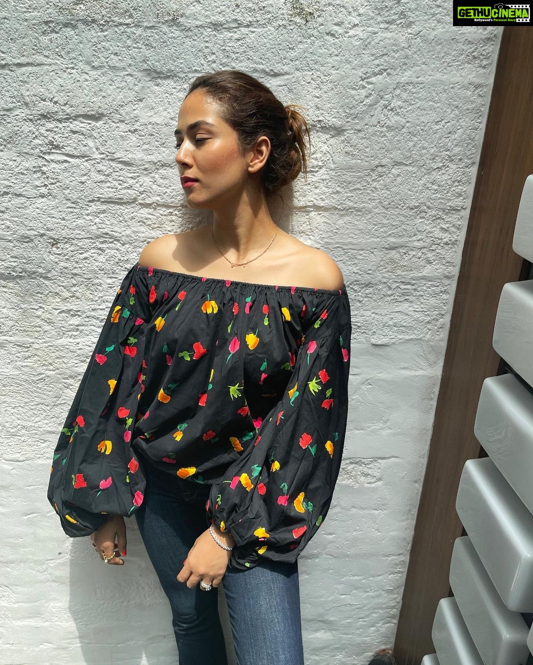 Mira Rajput Instagram - Husband appreciation post. Clicks great photos.