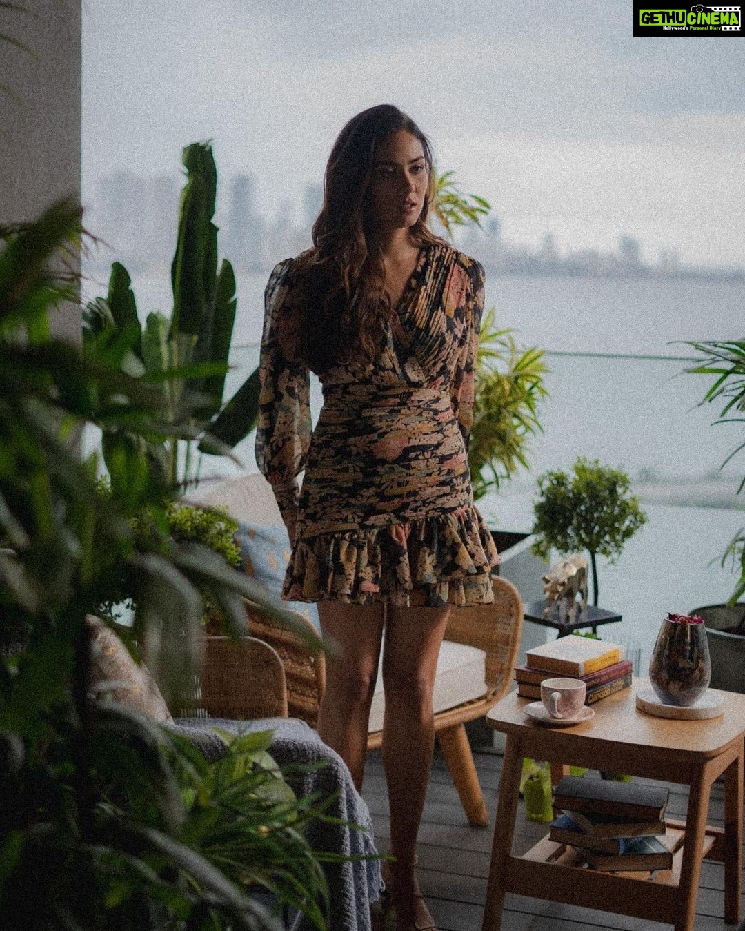 Mira Rajput Instagram - Moods // Mumbai // Mira
