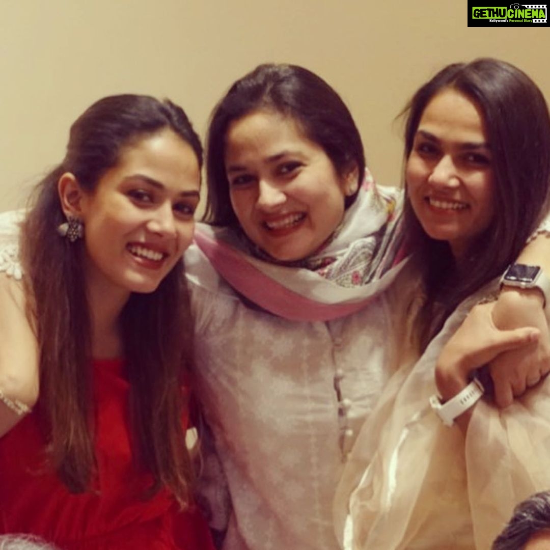 Mira Rajput Instagram - When they say ‘wind beneath my wings’ I think of you! Gentle presence, continuous support, unconditional warmth and care and love beyond measure! Love you my Mama no.2! Couldn’t do anything without you! Happy Birthday Peepeep @priyatulshan! Love you forever 💋 You keep it together and keep us together ❤️