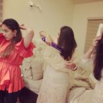 Mira Rajput Instagram - “Let’s click a proper picture” 👯‍♀️ @priyatulshan @noor.wadhwani Missing you tons ❤️ Trust @shahidkapoor to sneak this one in. #sisterhoodofthestraightner
