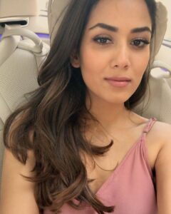 Mira Rajput Instagram - Chin up girls, you got this 🌸