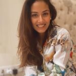 Mira Rajput Instagram - Guess who clicked this 👧🏻