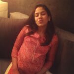 Mira Rajput Instagram – Throwback to the day before I popped 💋#4yearsagotoday
I can understand the belly getting bigger, but what’s with the nose getting huge?