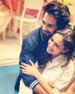 Mira Rajput Instagram - Happy Father’s Day to the best Dad ❤️ There’s a reason our kids wake up and jump on you #forevergoodcop #DaddyPig