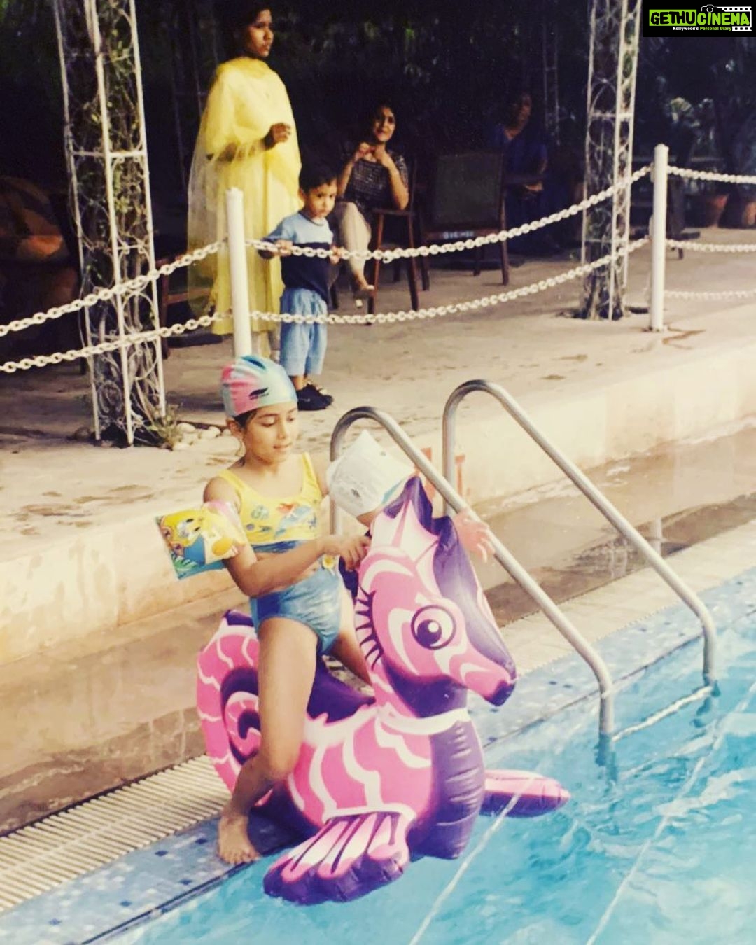 Mira Rajput Instagram - Before unicorns and mermaids were the thing 🦄 🧜♀️ #trendy #blastfromthepast From @ishitasethii’s archives 🤪