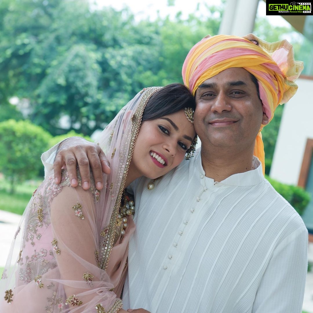 Mira Rajput Instagram - Happy Father’s Day Dad!!! I love you ❤️ Thank you for always being my pillar of strength and my guiding light 💓