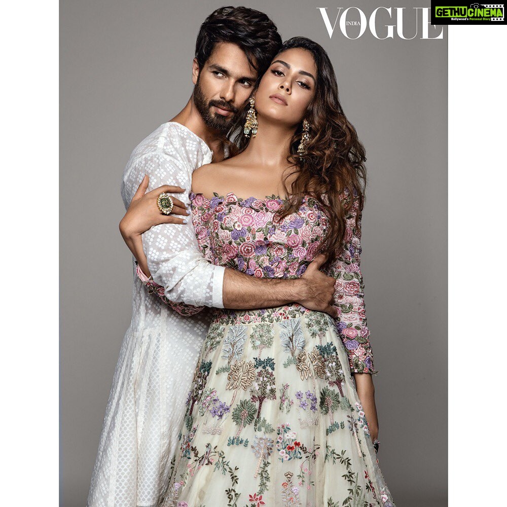 Mira Rajput Instagram - 💪🏻🍭 Photographed by Errikos Andreou (@errikosandreouphoto). Styled by Priyanka Kapadia (@priyankarkapadia) HMU/Production credits: Hair: Leo/Hakim Aalim (@aalimhakim) for Shahid; Florian Hureal (@florianhurel) for Mira. Makeup: James Gladwin (@gladwin_james) for Shahid; Marianna Mukuchyan (@marianna_mukuchyan) for Mira. Floral design and decor: Jehangir Readymoney/Afreen Wedding Services (@afreen.wedding.servies). Prop stylist: Manisha Mulani (@manisha995). Props: The Great Eastern Home (@thegreateasternhome). Location courtesy: The Great Eastern Home. Production: Imran Khatri Productions (@ikp_insta ); Divya Jagwani (@divyajagwani). Words: Akanksha Kamath (@kamathakanksha)