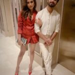 Mira Rajput Instagram - Hold the lift 📸 @anaitashroffadajania