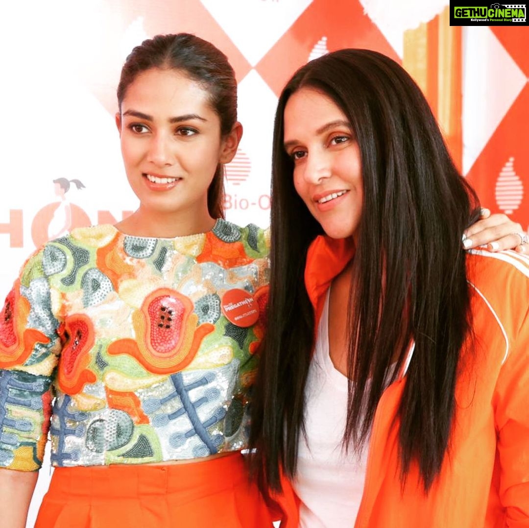 Mira Rajput Instagram - Thank you @biooil_india for having me at the first ever Bio Oil Pregathon that brought together expecting mothers to take #BigLittleSteps towards their health and indulge in some self love. The energy was infectious and it was truly heartwarming to see all the mums-to-be stand strong and walk hand in hand in their journey towards motherhood. A big shout out to all the families that cheered them on and made this event go down in the India Book of Records. So with each #BigLittleStep, let’s remember to love ourselves a little more, take care of ourselves a little more and remind ourselves that as mothers we are strong and beautiful each step of the way. #BioOilPregathon #selflove #BioOil #Pregathon
