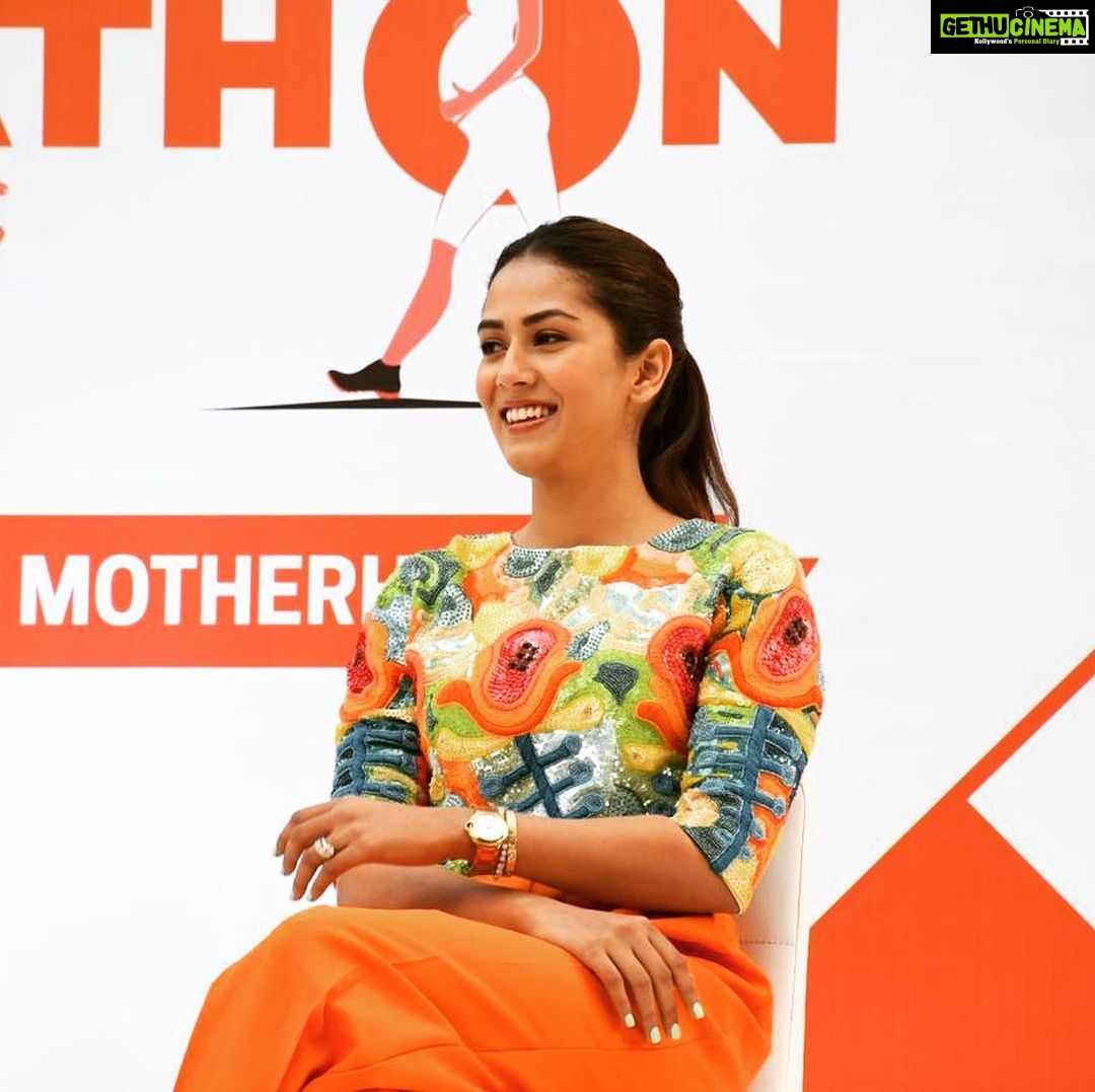 Mira Rajput Instagram - Thank you @biooil_india for having me at the first ever Bio Oil Pregathon that brought together expecting mothers to take #BigLittleSteps towards their health and indulge in some self love. The energy was infectious and it was truly heartwarming to see all the mums-to-be stand strong and walk hand in hand in their journey towards motherhood. A big shout out to all the families that cheered them on and made this event go down in the India Book of Records. So with each #BigLittleStep, let’s remember to love ourselves a little more, take care of ourselves a little more and remind ourselves that as mothers we are strong and beautiful each step of the way. #BioOilPregathon #selflove #BioOil #Pregathon
