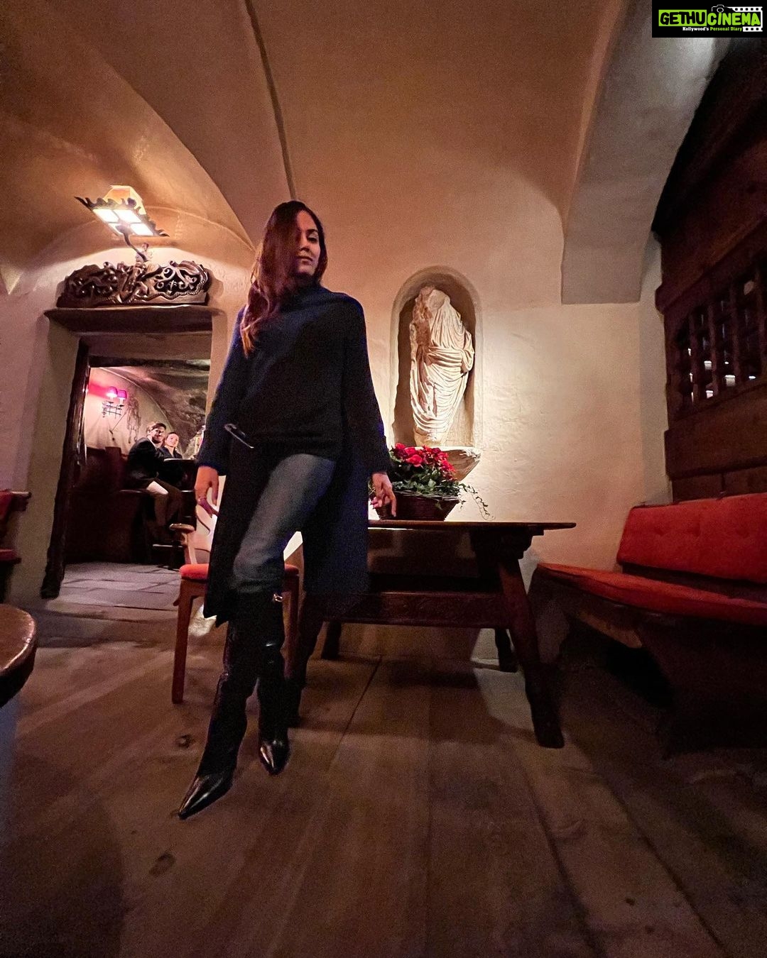 Mira Rajput Instagram - Dinner date with Amore Mio ❤️ Chesa Veglia is supposed to be one of the best restaurants in St Moritz, but what stood out for me wasn’t just how simple yet delicious the food was, but the way the atmosphere just enveloped us into Italian warmth and hospitality. Rustic atmosphere, wooden interiors and low ceilings take you back to a time where you may have wanted to belong. My favourite was the Pizza with Brie that I just couldn’t stop eating (crawled onto Shahid’s plate too). And I’m so glad the hotel wasn’t far because girl, these boots are not meant for walking. @badruttspalace #travelgram #itraveltoeat Restaurant-Bar Chesa Veglia