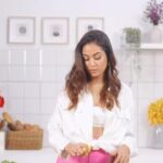 Mira Rajput Instagram – I’ve got a good gut feel about this 😋

@wellbeing.nutrition just launched their 100% plant based prebiotic Daily Fiber and it’s already on my fav list.

Daily Fiber is super important not only for your gut health but your overall well-being, as it improves digestion, balances energy levels, helps in managing weight, boosts immune function and a LOT more!

Cherry on the cake? It comes in two delicious flavours- Pina Colada and Vanilla Berry.

#WellbeingNutrition #WellbeingNutritionXMira #DailyFiber #PlantBased #GutHealth #Wellness