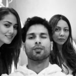 Mira Rajput Instagram - Finding the right light ain’t at problem at the stellar GKD store @gaurikhan @shahidkapoor #selfieoverload