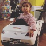 Mira Rajput Instagram - I wonder where she gets it from 😛 ignore the mess cause that’s from before our playroom cleaning -> @shahidkapoor ahem ahem