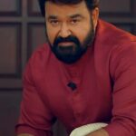 Mohanlal Instagram - എല്ലാവർക്കും എൻ്റെ ഹൃദയം നിറഞ്ഞ തിരുവോണാശംസകൾ 🌺 🌸 #onam #happyonam