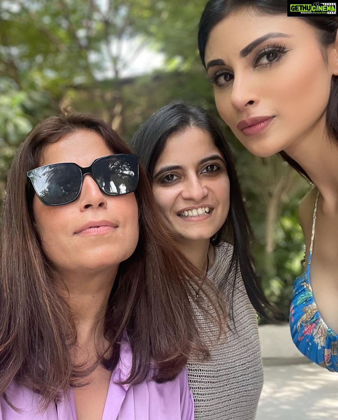 Mouni Roy Instagram - Sunday x Dubai, United Arab Emiratesدبي