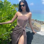 Mouni Roy Instagram - ‘Tis a good day to be hap-hap happy 😌 • • • @fushifaru #fushifaru #fushifarumaldives #ilovefushifaru @oneaboveglobal @tizzi.official @rishika_devnani Fushifaru Maldives