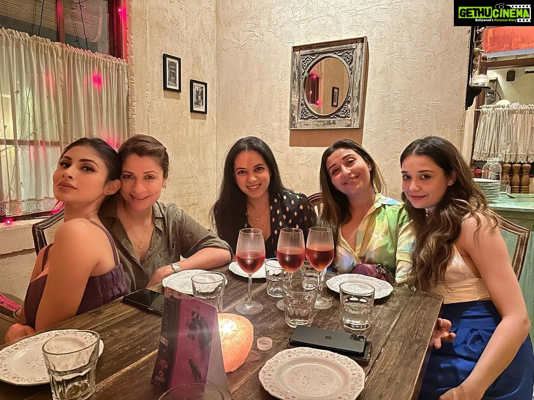 Mouni Roy Instagram - The week that was! Now Back to reality. ☺️♥️ Thankful for everyone who sent love my way on my birthday. Means the world to me.. forever grateful for all my fans for showering me with such unconditional love & support. Hari Om💫