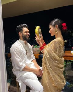 Mouni Roy Instagram - My happy place ♾️ 🧿🔱