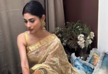 Mouni Roy Instagram - My happy place ♾️ 🧿🔱