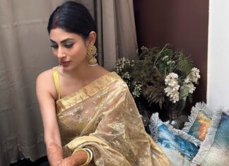 Mouni Roy Instagram - My happy place ♾️ 🧿🔱