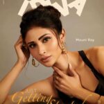 Mouni Roy Instagram - In a world full of silver, be gold! ❤️ @idivaofficial #YouAreGold @mygoldguide @gjepcIndia Editor: @cbdcruz Creative Head: @santu.misra Photographer: @manasisawant Stylist: @shauryaathley @ayeshaaminnigam Styling Assistant: @janvhijaiswal Cover design: @monakatona Makeup: @chettiaralbert Hair: @chettiarqueensly Video Director: @thesrishkebab Producer: @saumyashresth Video Editor: @gsvirkk Cover Story by: @stootea DOP: @akshay_boomerang Brand Solutions: @kanikabhattacharya Project Lead: @ayushguha Artist Reputation Management - @media.raindrop Social media marketing: @shivanichatterjee @ekanshi.g . .