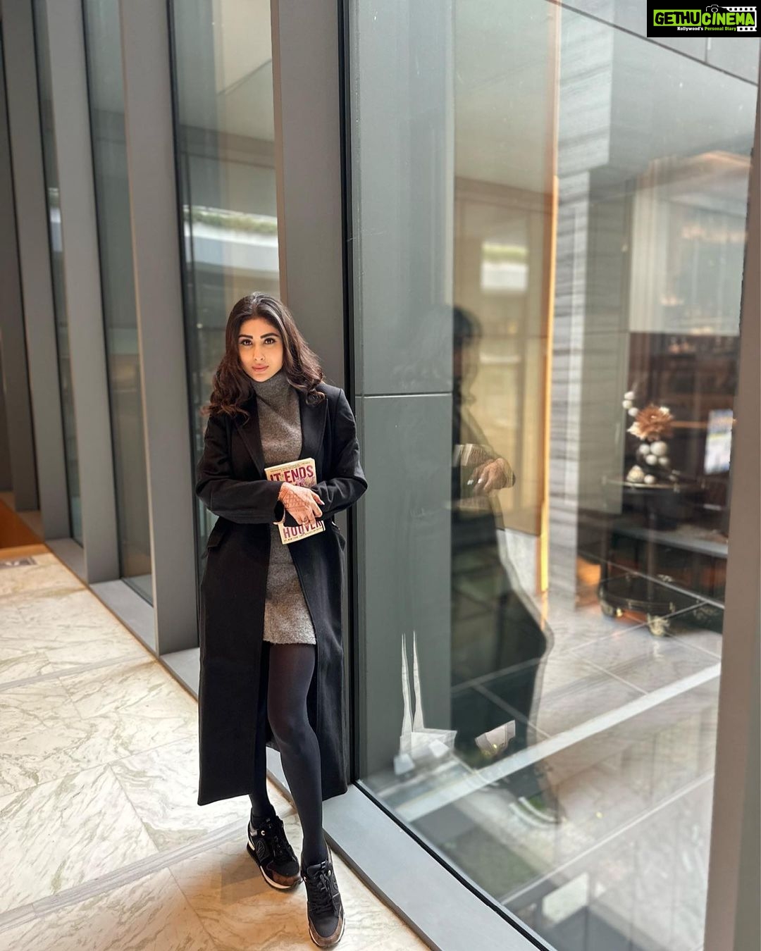 Mouni Roy Instagram - A cold beautiful October day ☕️ 🥐 🍝 🍷 📖 + fomo Missing all the Diwali fun 🥺 🪔