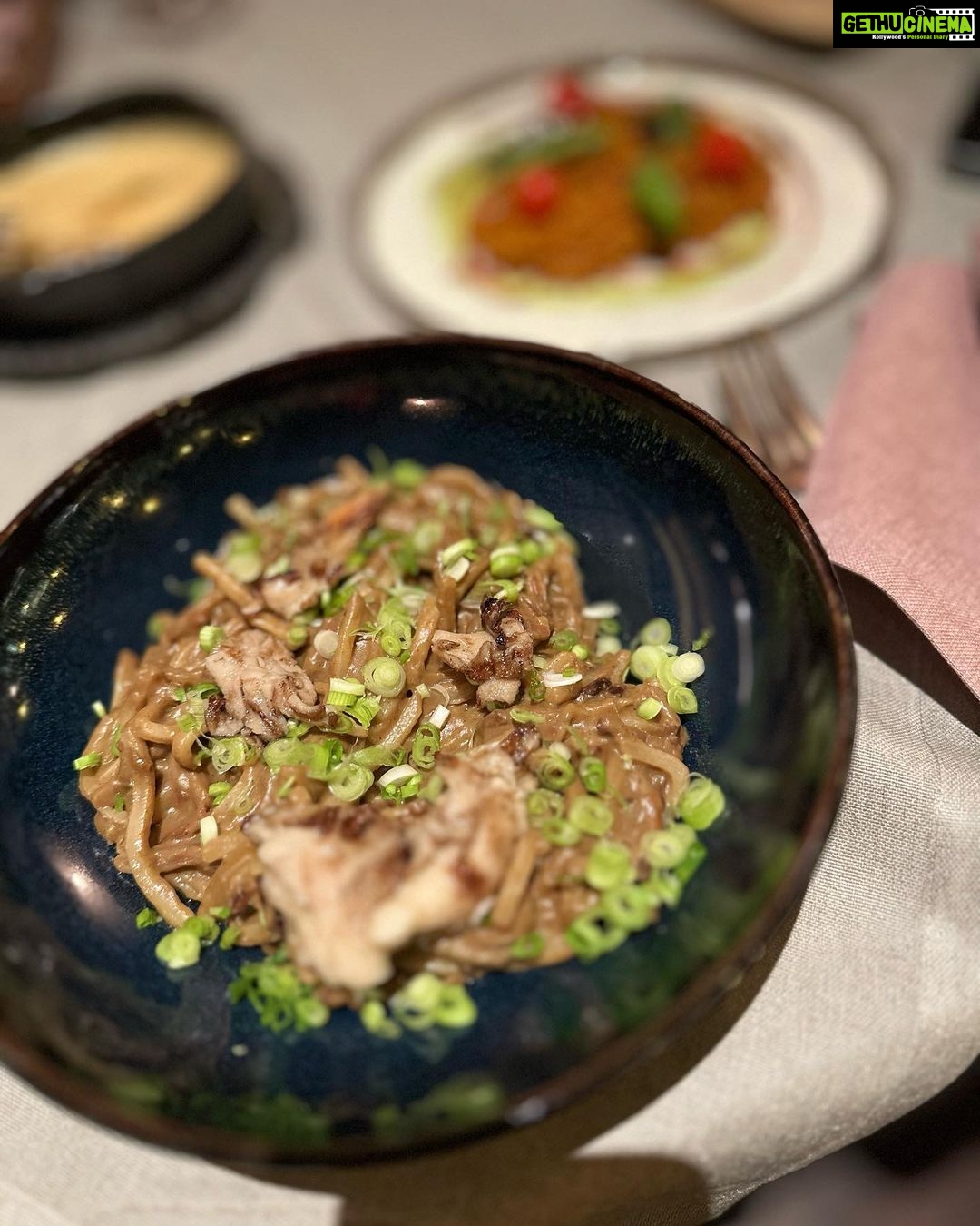 Mouni Roy Instagram - ‘Tis was a combination of magic & good food x #thevegetarianturkishmeal 🤤 Istanbul, Turkey