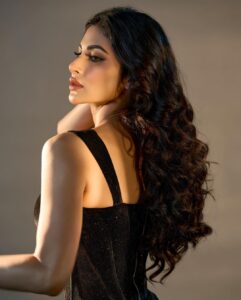 Mouni Roy Instagram - Why linger… dance to your hearts desire.. 🖤 • • • • • Outfit - Corset by @self_cntrd Skirt by @shopmonokrom Styled by - @mohitrai with @shubhi.Kumar @tarangagarwalofficial @teammrstyles Hair by @chettiarqueensly Make-up by @chettiaralbert Managed by @trishilagoculdas @dcatalent 📸:- @gohil_jeet