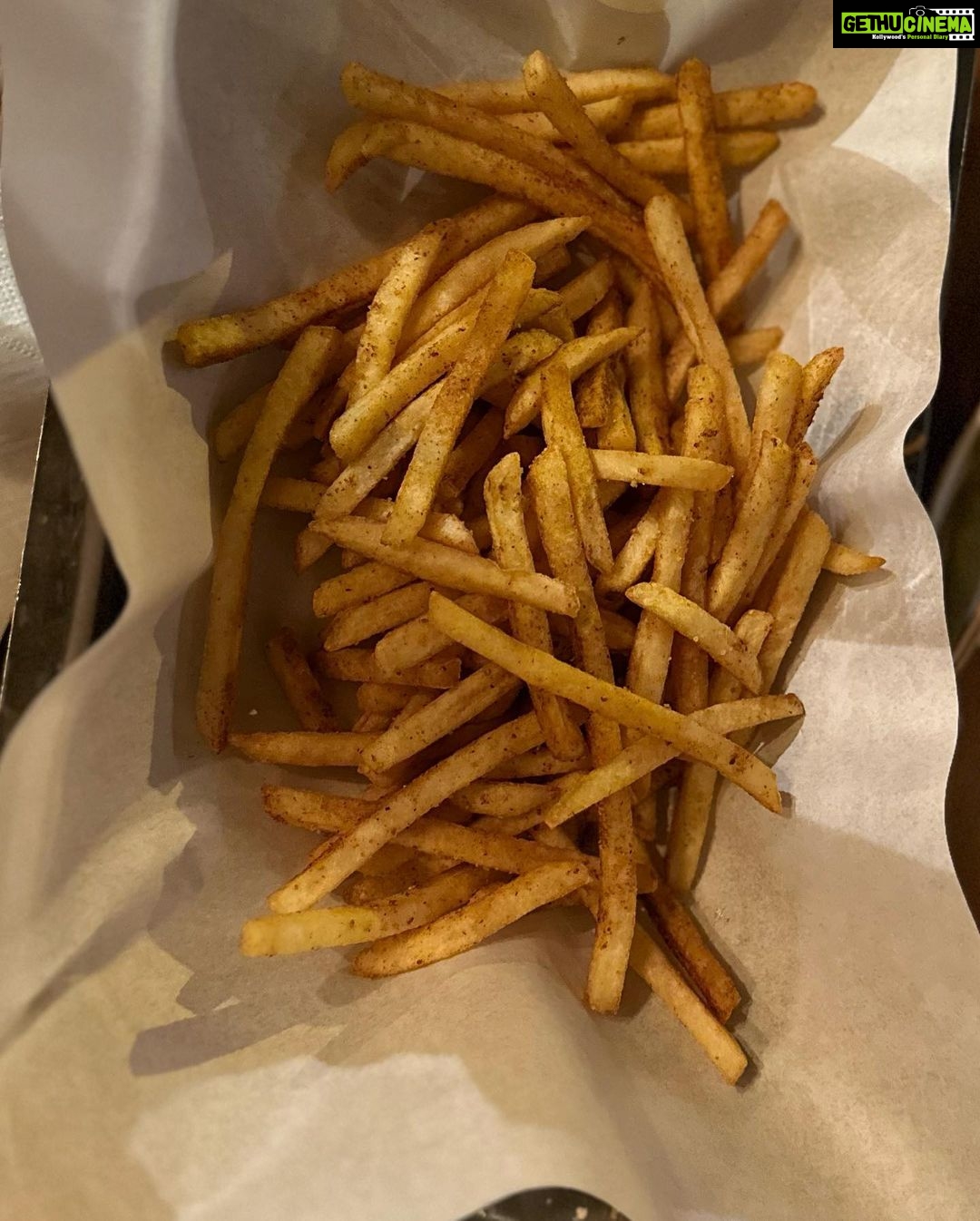 Mouni Roy Instagram - Baby needs a snack 👅 🍟