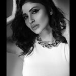 Mouni Roy Instagram - Short boughs long vintage 🖤